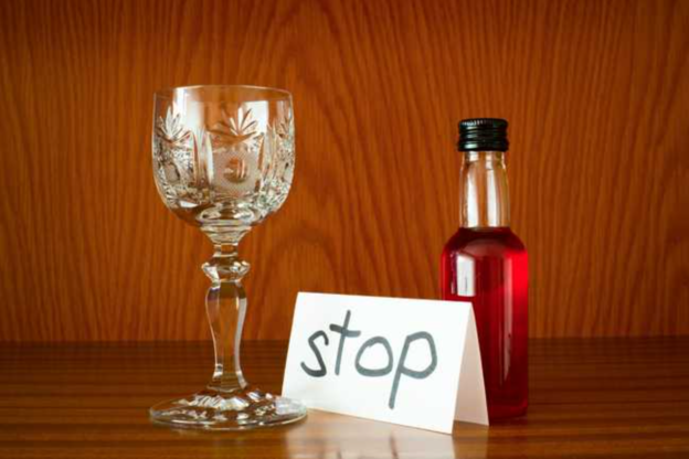 Alcohol Withdrawal and Detox: Timeline, Symptoms, and Treatment